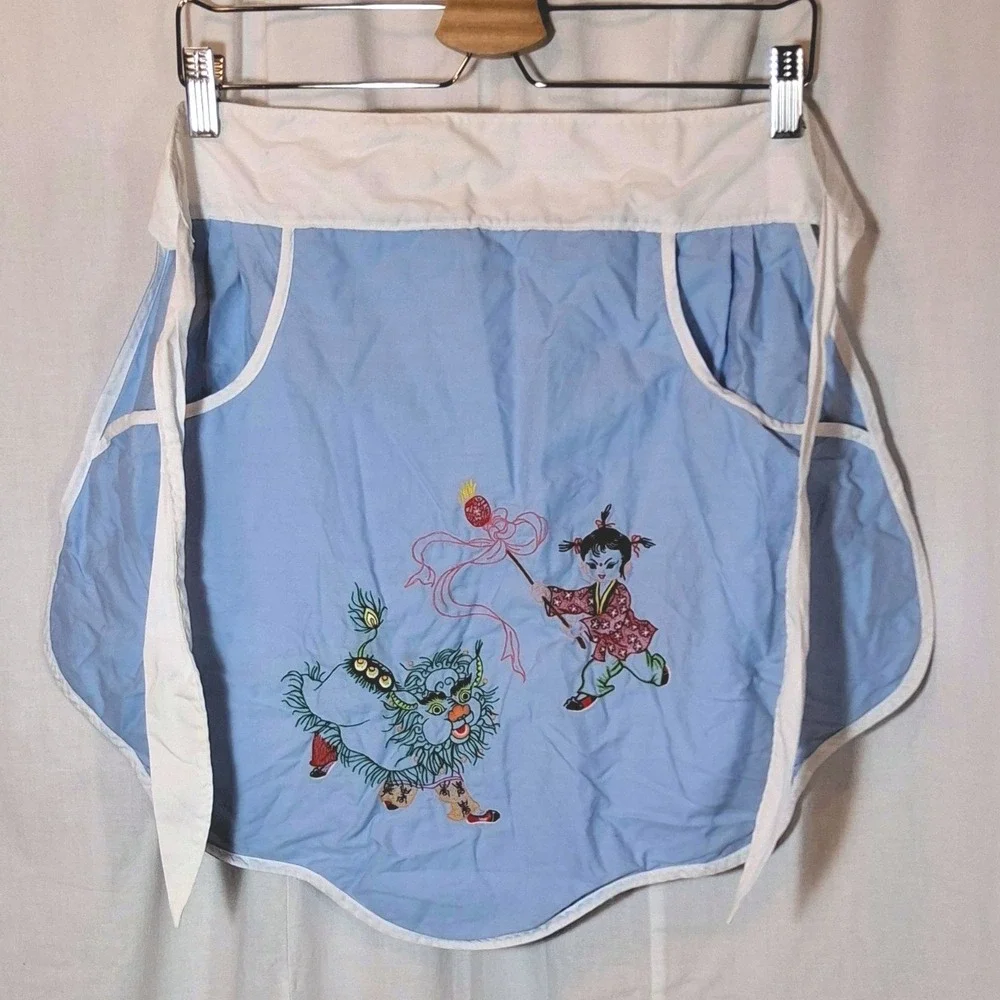 Unbranded Peg Apron Women OS Blue Embroidered Dragon Child Half Apron